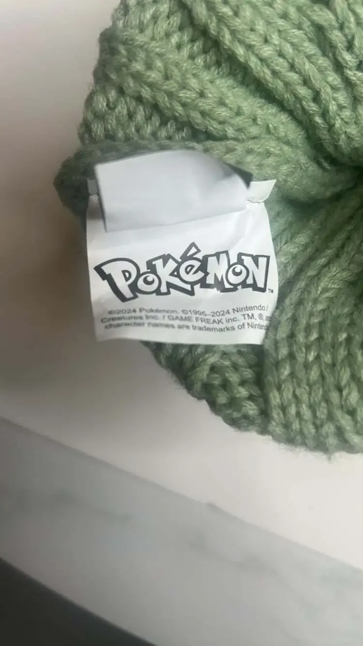 Youth Pokémon Pikachu Green & White Cable Knit Beanie With Pom Pom, NWOT
